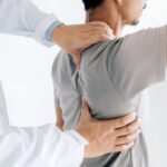 Lesiones en la oficina que puedes evitar con fisioterapia laboral