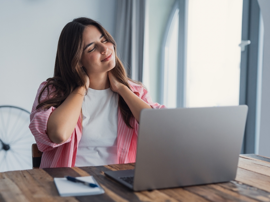 Dolor cervical por mala postura en el teletrabajo