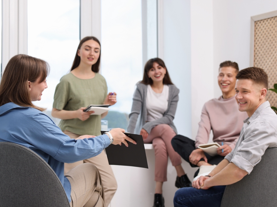 Cómo la psicología en la empresa ayuda a mejorar la comunicación y reducir conflictos en los equipos