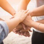 Cómo la psicología en empresas mejora el bienestar del equipo y potenciar la productividad desde dentro